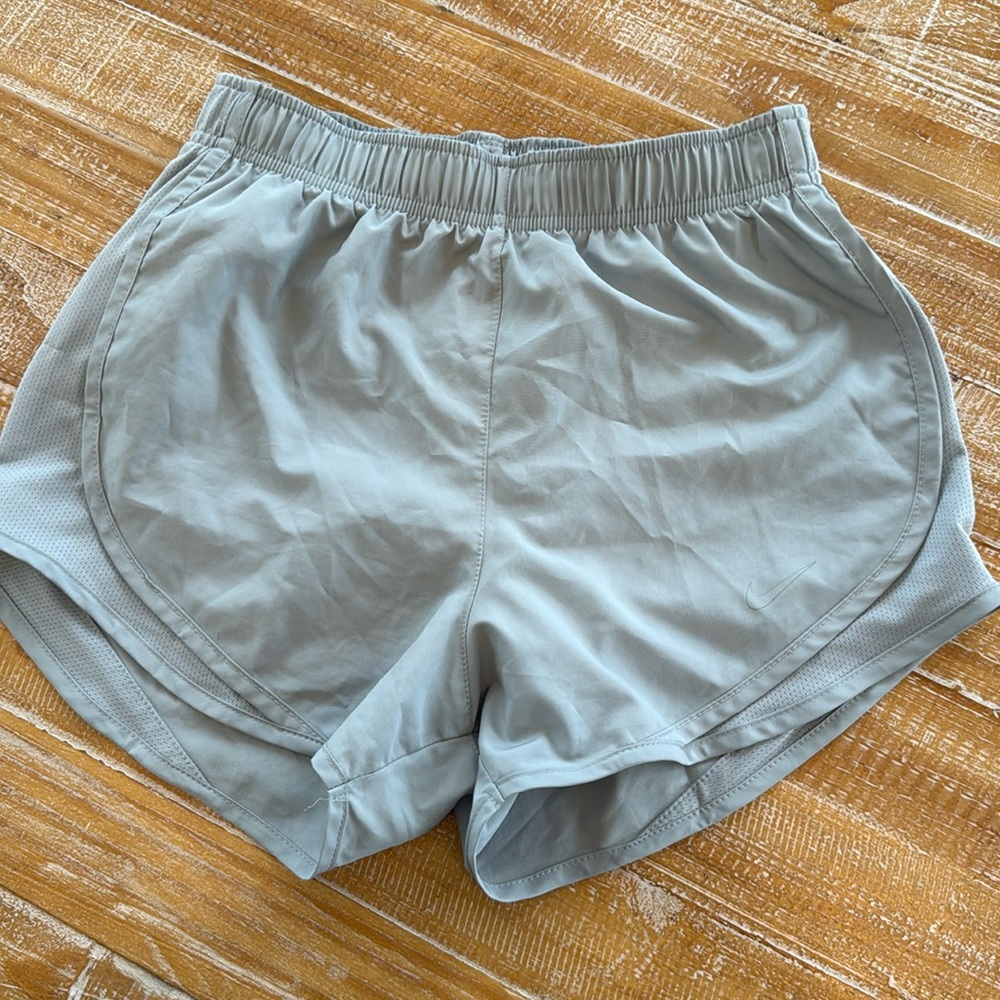 Women’s Nike dri-fit shorts - 3”